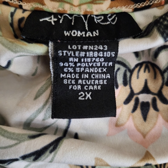 ATTYRE Woman 2X surplice gardencore top - Picture 6 of 8